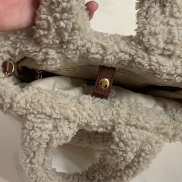 Aspen fluffy purse - Picture 6 of 8